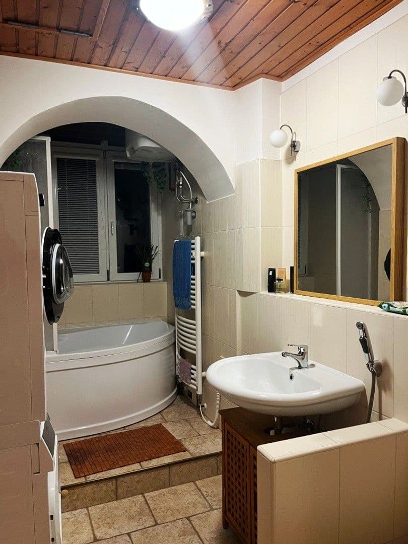 Prenájom bytu 3-izbový 75 m², Mánesova, Hradec Králové, Královéhradecký kraj Prenájom bytu 3-izbový 75 m², Mánesova, Hradec Králové, Královéhradecký kraj