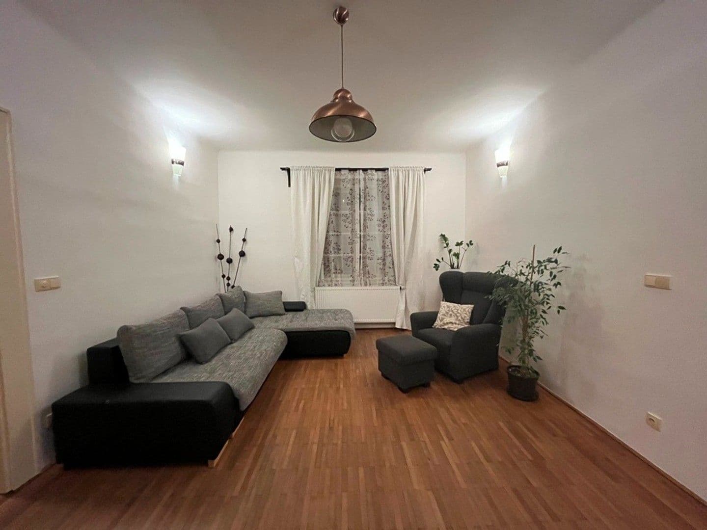 Prenájom bytu 3-izbový 75 m², Mánesova, Hradec Králové, Královéhradecký kraj Prenájom bytu 3-izbový 75 m², Mánesova, Hradec Králové, Královéhradecký kraj