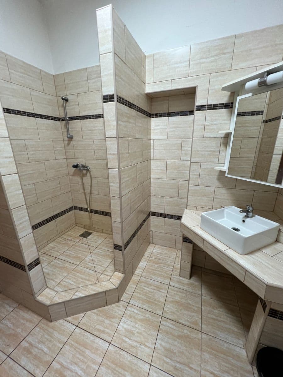 Prenájom bytu 1-izbový 42 m², Drážďanská, Ústí nad Labem, Ústecký kraj Prenájom bytu 1-izbový 42 m², Drážďanská, Ústí nad Labem, Ústecký kraj