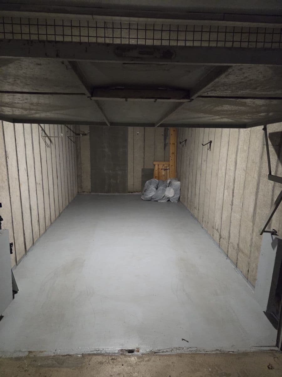 Prenájom garáže 16 m², Kettnerova, Praha, Praha Prenájom garáže 16 m², Kettnerova, Praha, Praha