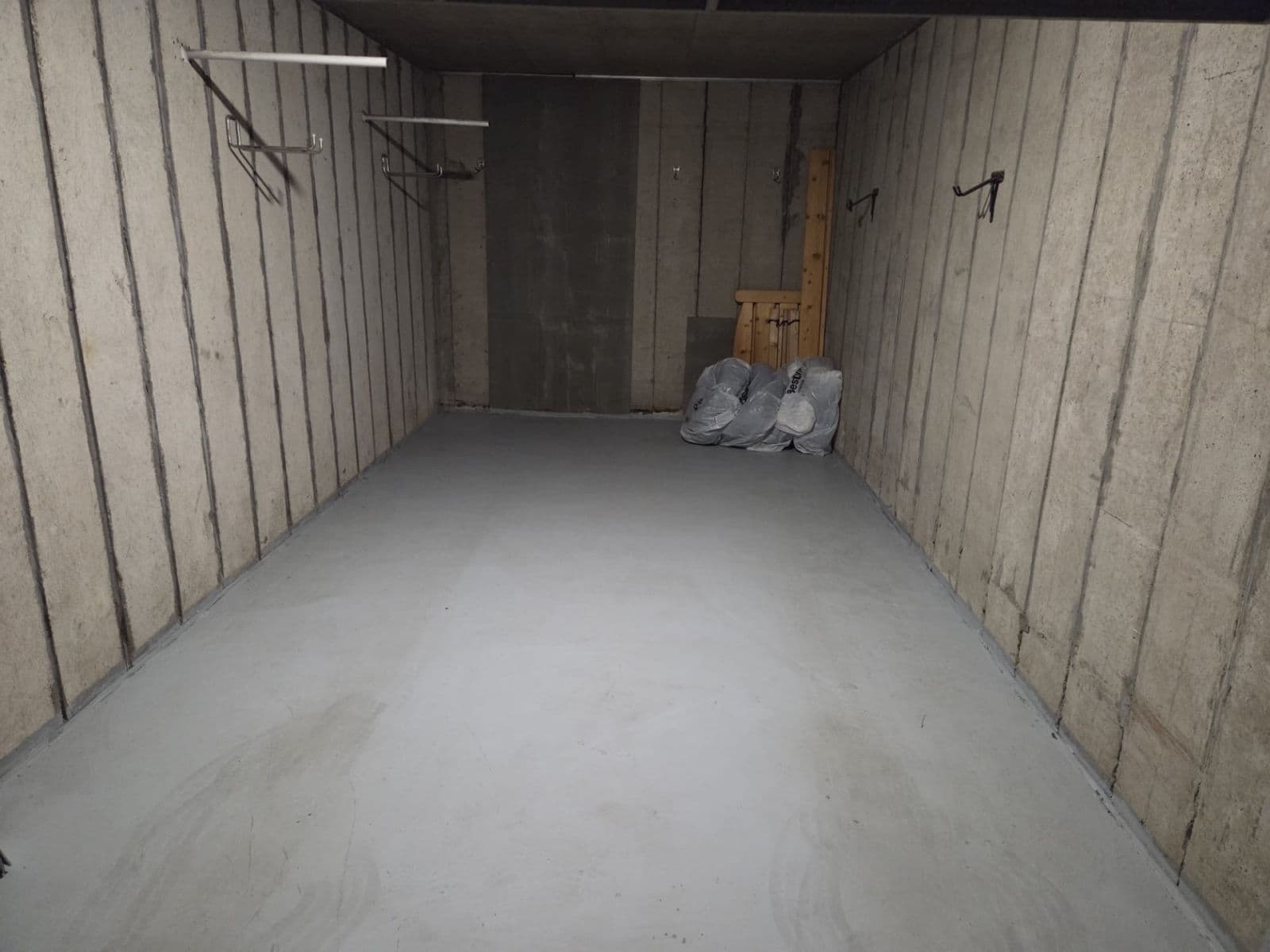 Prenájom garáže 16 m², Kettnerova, Praha, Praha Prenájom garáže 16 m², Kettnerova, Praha, Praha