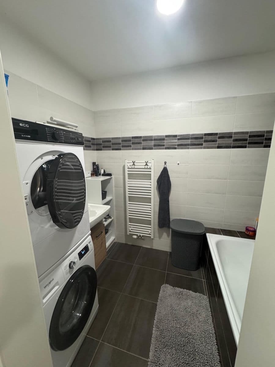 Prenájom bytu 2-izbový 67 m², Tovární, Olomouc, Olomoucký kraj Prenájom bytu 2-izbový 67 m², Tovární, Olomouc, Olomoucký kraj