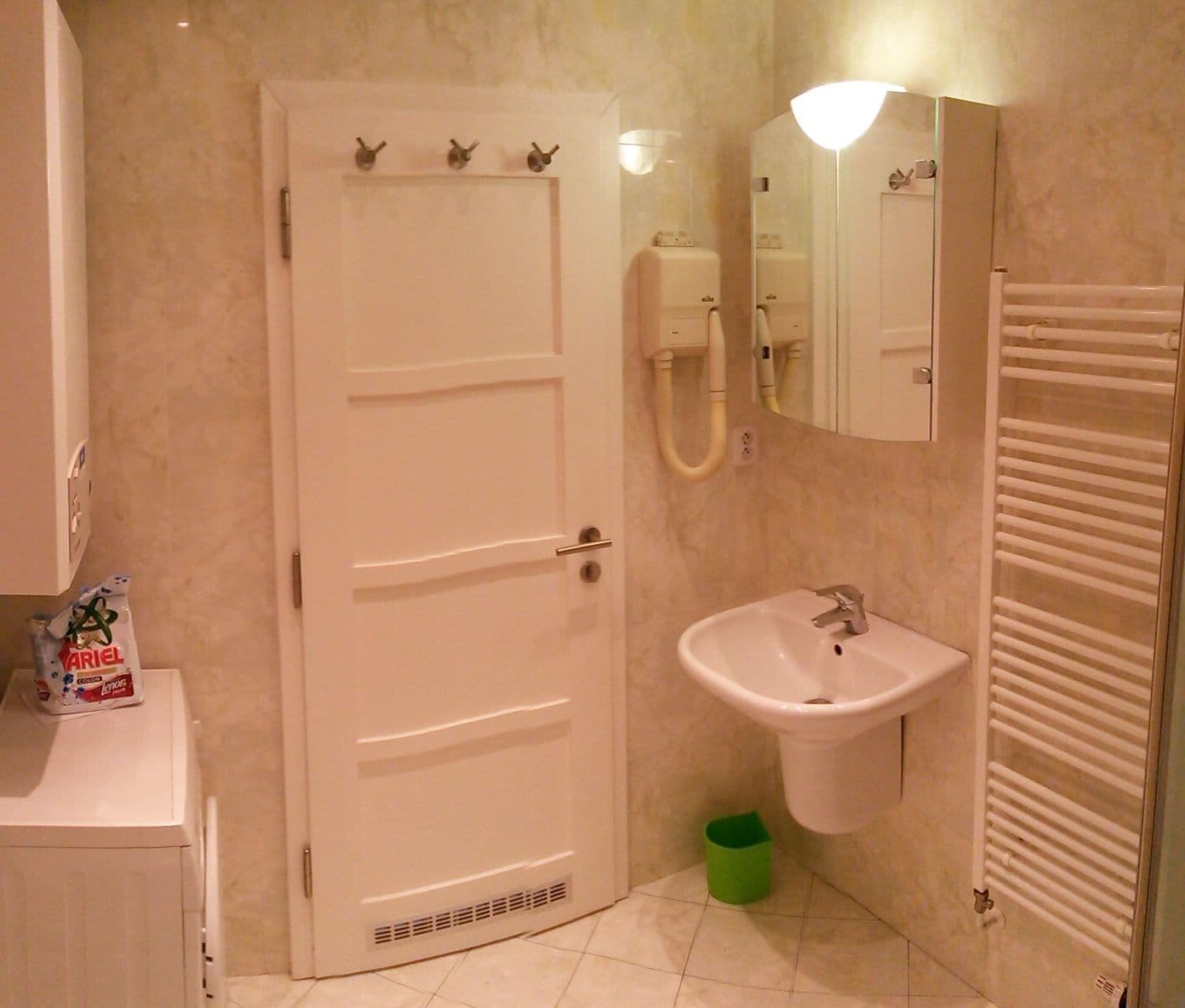 Prenájom bytu 1-izbový 40 m², Umělecká, Praha, Praha Prenájom bytu 1-izbový 40 m², Umělecká, Praha, Praha