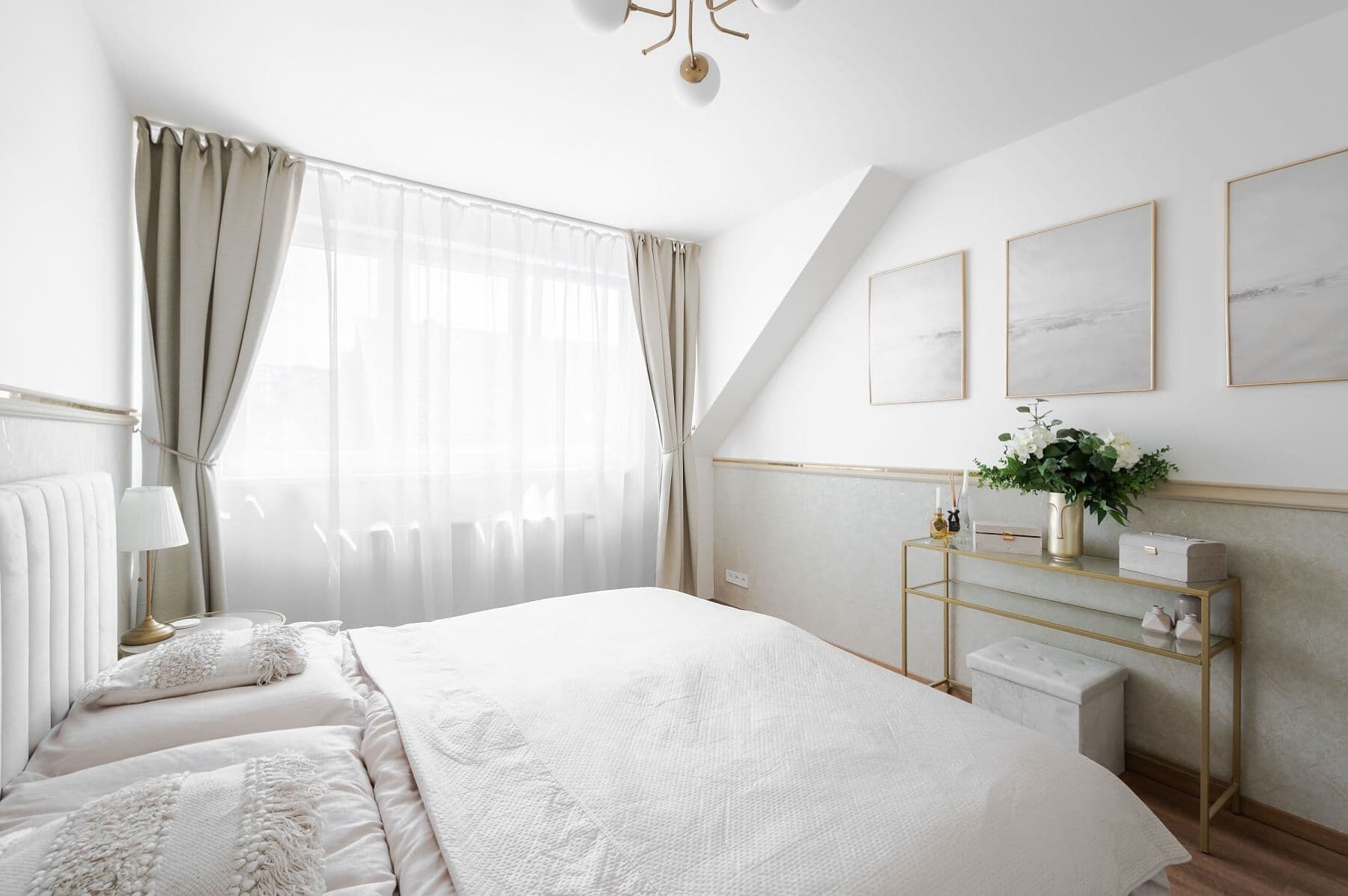 Prenájom bytu 4-izbový 118 m², V Zahradách, Praha, Praha Prenájom bytu 4-izbový 118 m², V Zahradách, Praha, Praha