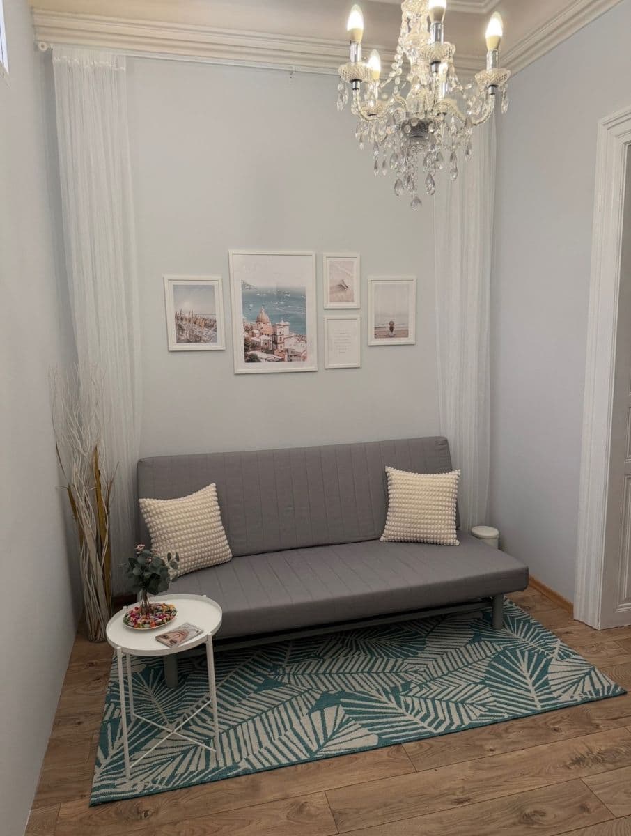 Prenájom nebytového priestoru 15 m², Ve Smečkách, Praha, Praha Prenájom nebytového priestoru 15 m², Ve Smečkách, Praha, Praha