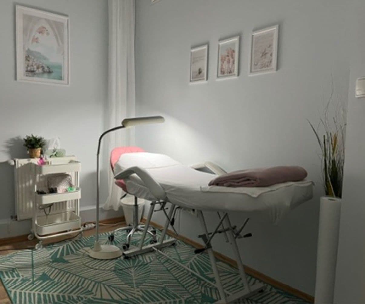 Prenájom nebytového priestoru 15 m², Ve Smečkách, Praha, Praha Prenájom nebytového priestoru 15 m², Ve Smečkách, Praha, Praha