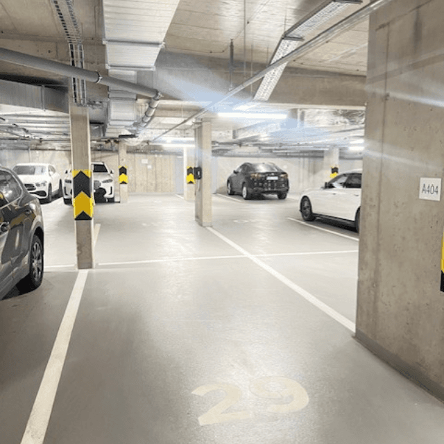 Prenájom garáže 13 m², Křižíkova, Praha, Praha Prenájom garáže 13 m², Křižíkova, Praha, Praha