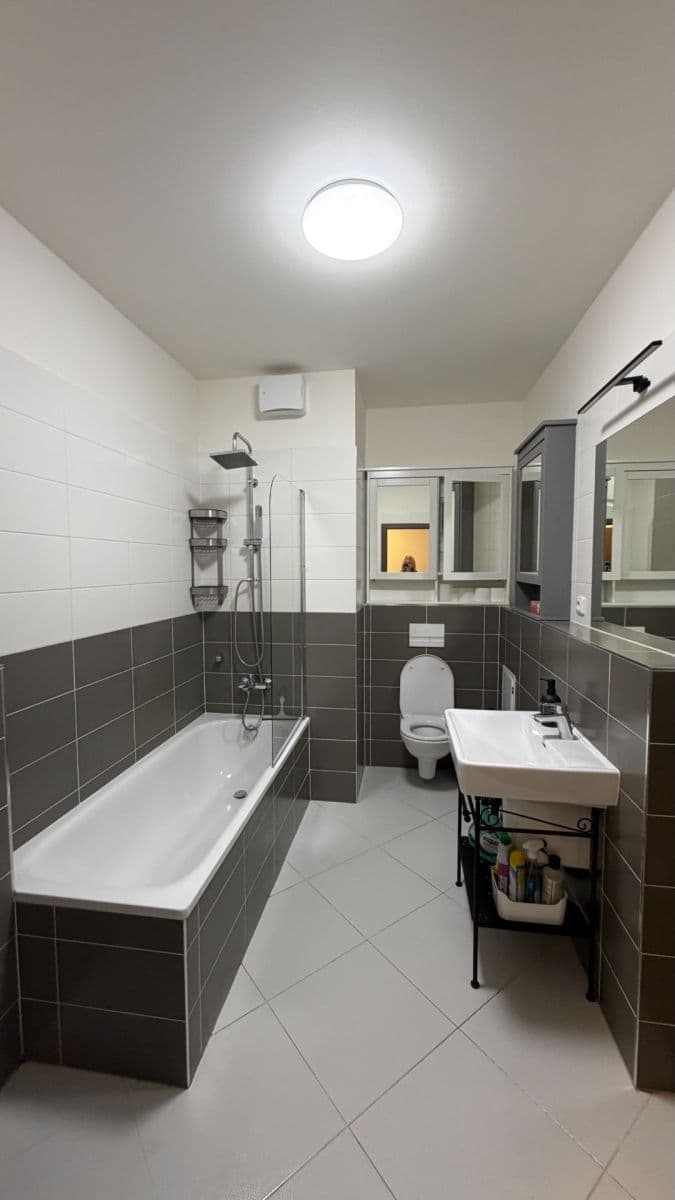 Prenájom bytu 2-izbový 52 m², Ondrákové, Praha, Praha Prenájom bytu 2-izbový 52 m², Ondrákové, Praha, Praha