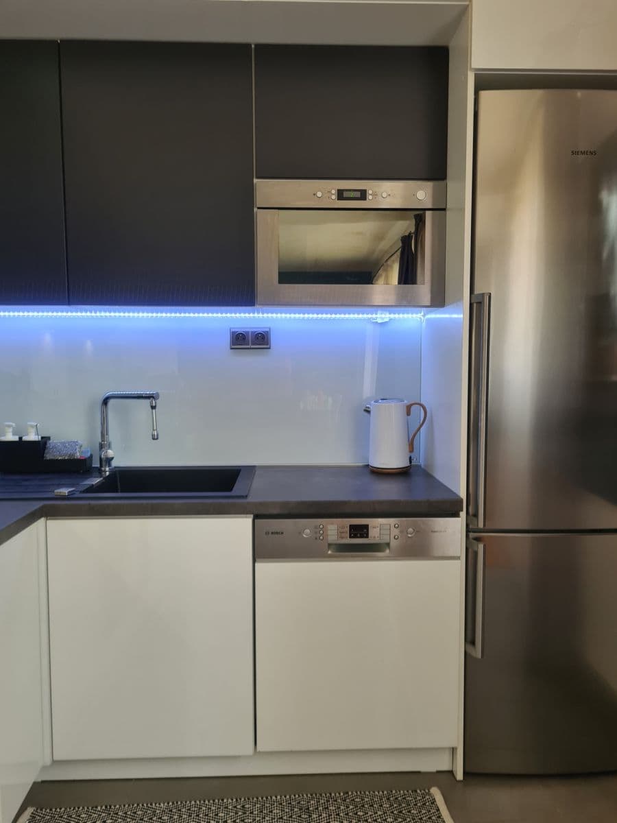 Prenájom bytu 3-izbový 78 m², Čeljabinská, Praha, Praha Prenájom bytu 3-izbový 78 m², Čeljabinská, Praha, Praha