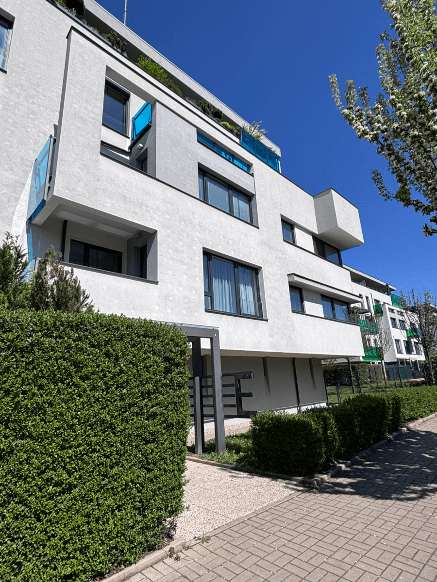 Prenájom bytu 4-izbový 96 m², Nepomuckých, Praha, Praha Prenájom bytu 4-izbový 96 m², Nepomuckých, Praha, Praha