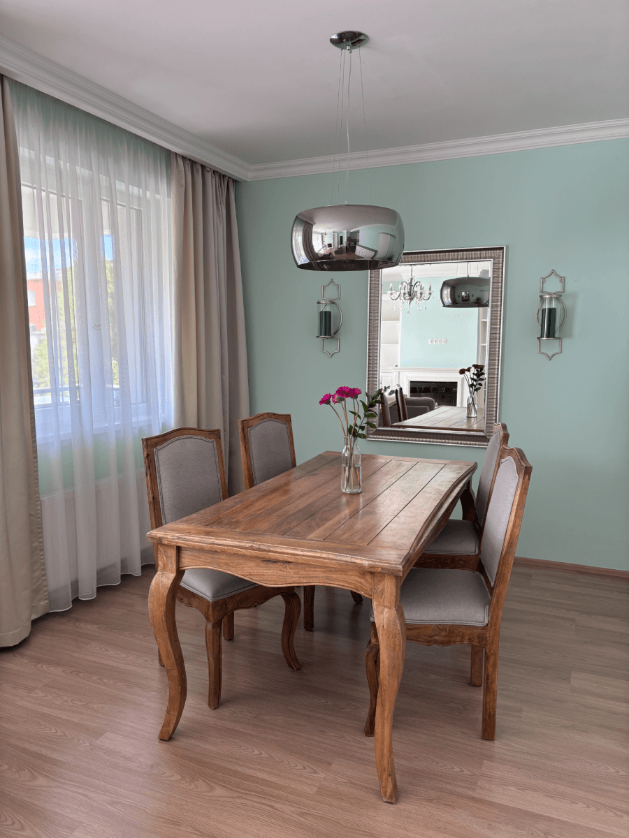 Prenájom bytu 4-izbový 96 m², Nepomuckých, Praha, Praha Prenájom bytu 4-izbový 96 m², Nepomuckých, Praha, Praha