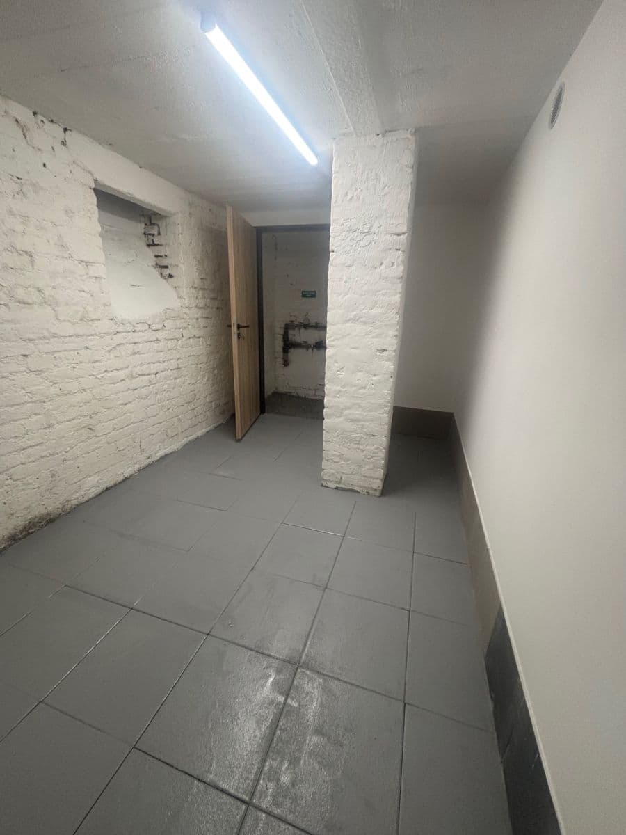 Prenájom nebytového priestoru 8 m², Na Rozcestí, Praha, Praha Prenájom nebytového priestoru 8 m², Na Rozcestí, Praha, Praha