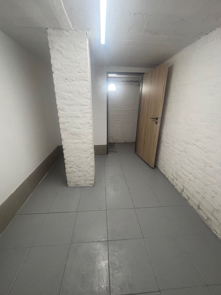 Prenájom nebytového priestoru 8 m², Na Rozcestí, Praha, Praha Prenájom nebytového priestoru 8 m², Na Rozcestí, Praha, Praha