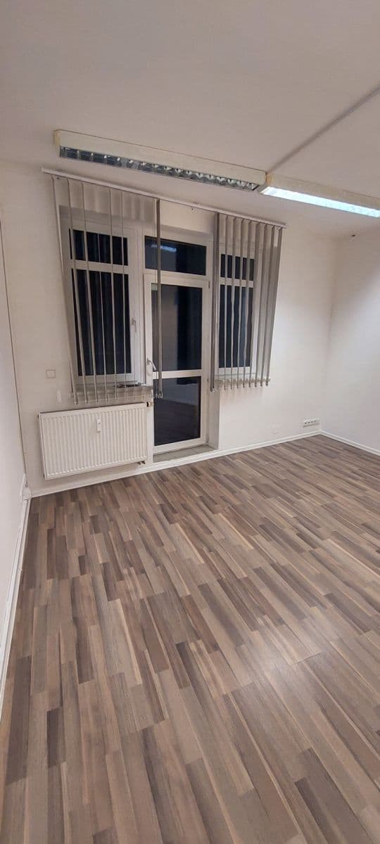 Prenájom kancelárie 58 m², Nad Šutkou, Praha, Praha Prenájom kancelárie 58 m², Nad Šutkou, Praha, Praha