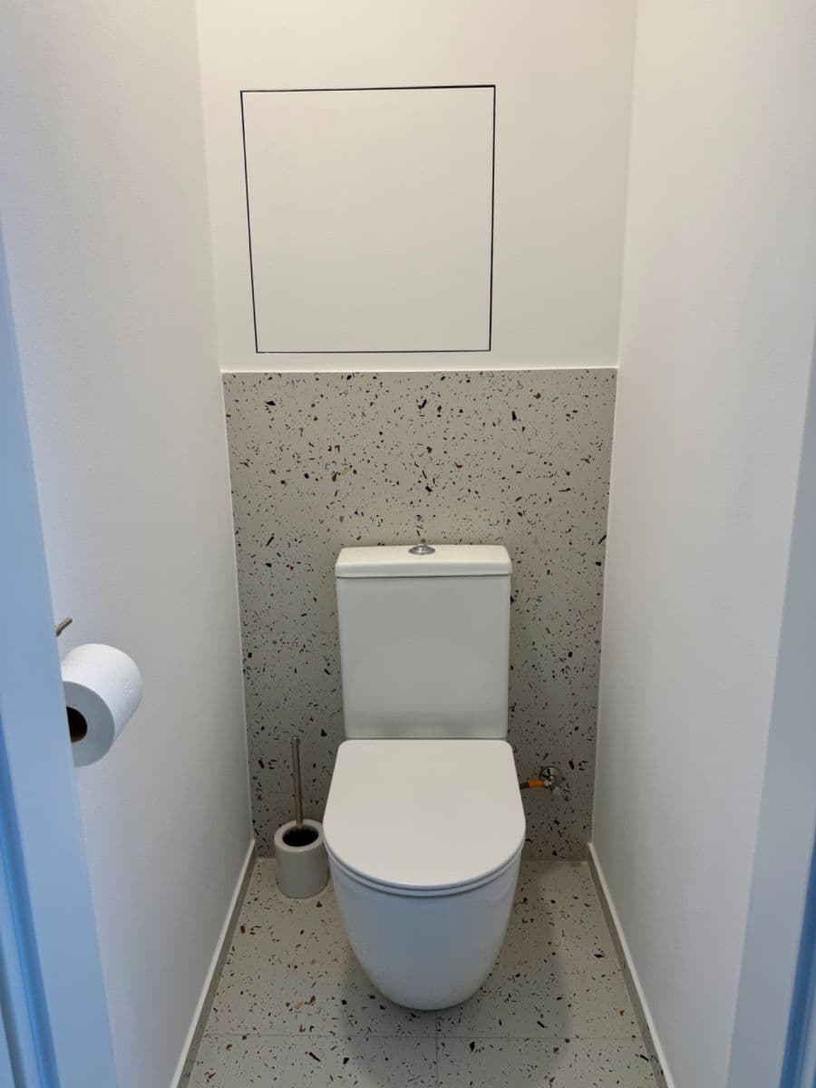 Prenájom bytu 3-izbový 56 m², Hodonínská, Praha, Praha Prenájom bytu 3-izbový 56 m², Hodonínská, Praha, Praha