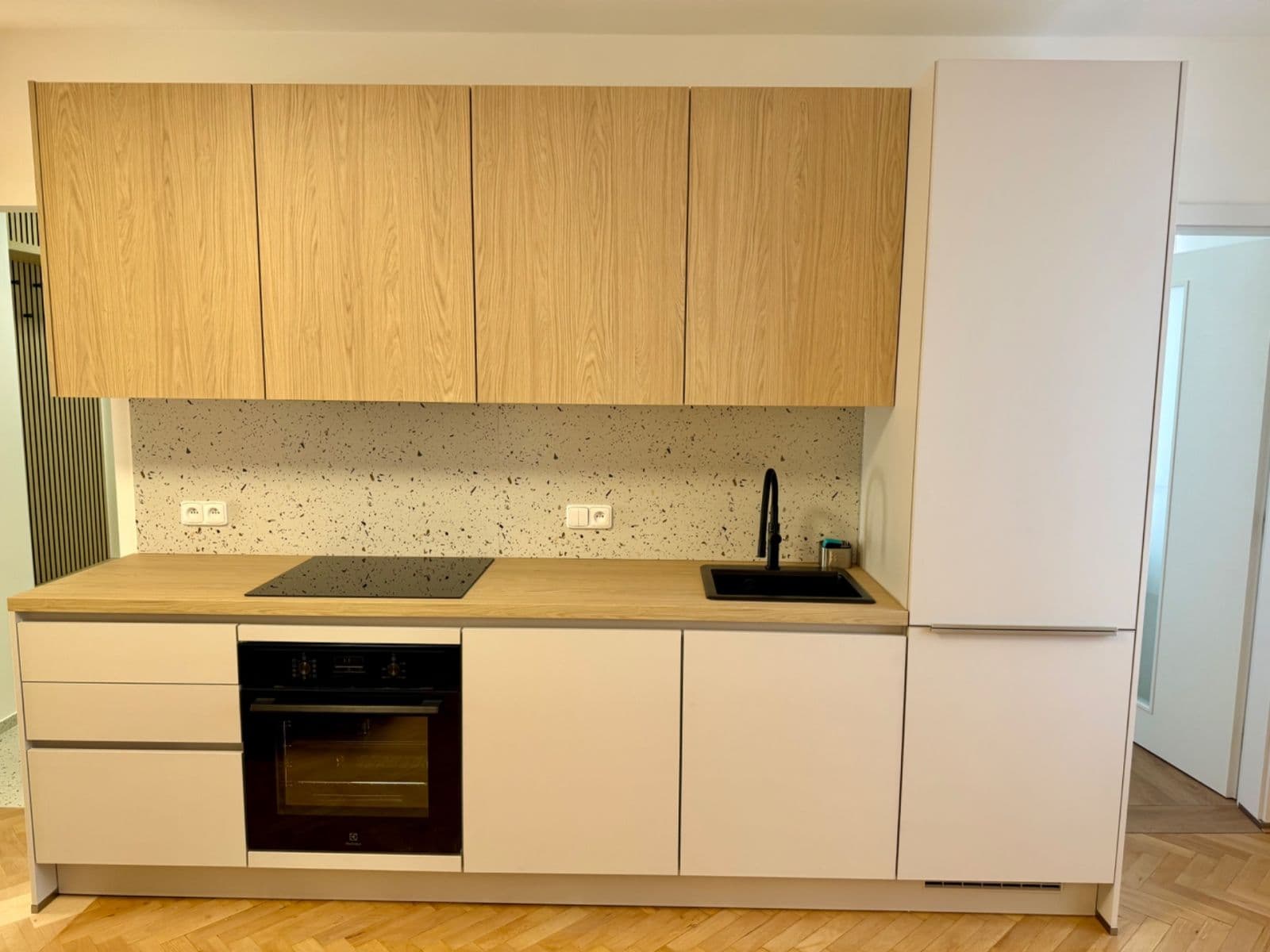 Prenájom bytu 3-izbový 56 m², Hodonínská, Praha, Praha Prenájom bytu 3-izbový 56 m², Hodonínská, Praha, Praha