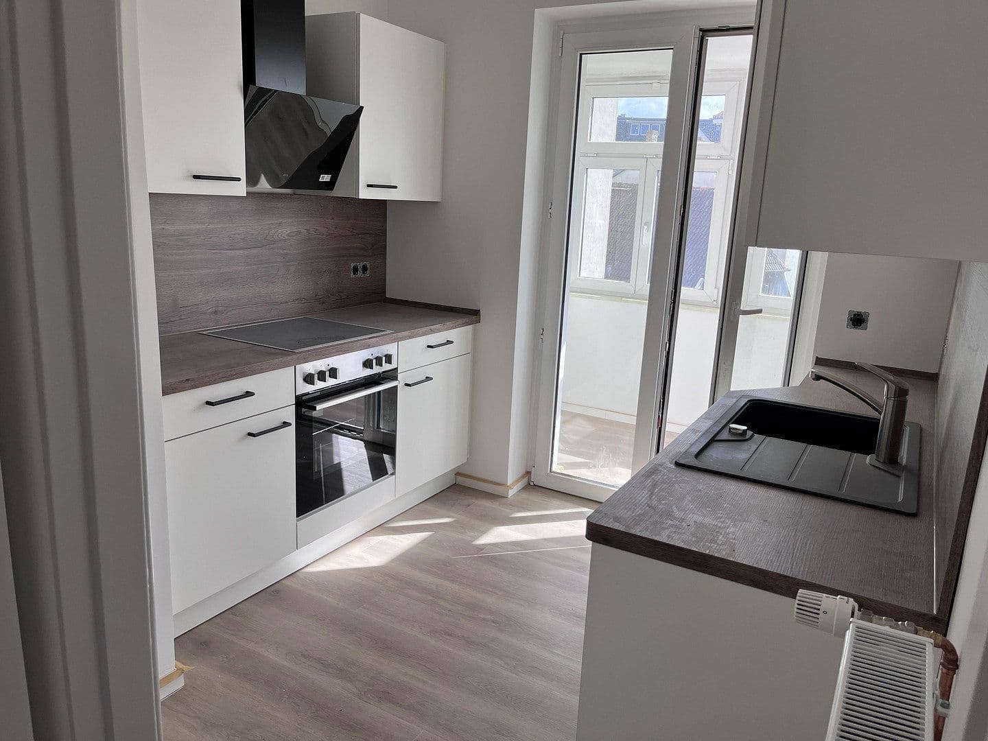 Prenájom bytu 4-izbový 80 m², Stralsund, Meklenbursko-Predpomoransko Prenájom bytu 4-izbový 80 m², Stralsund, Meklenbursko-Predpomoransko