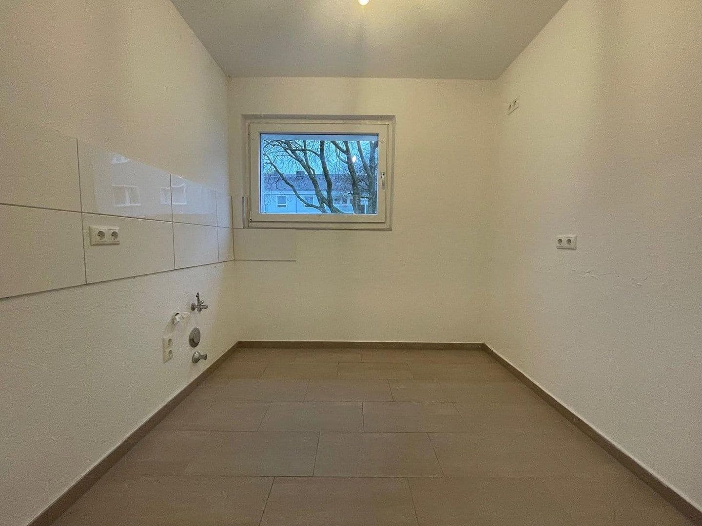 Prenájom bytu 3-izbový 77 m², Pestalozzistr., Mülheim, Severné Porýnie - Westfálsko Prenájom bytu 3-izbový 77 m², Pestalozzistr., Mülheim, Severné Porýnie - Westfálsko