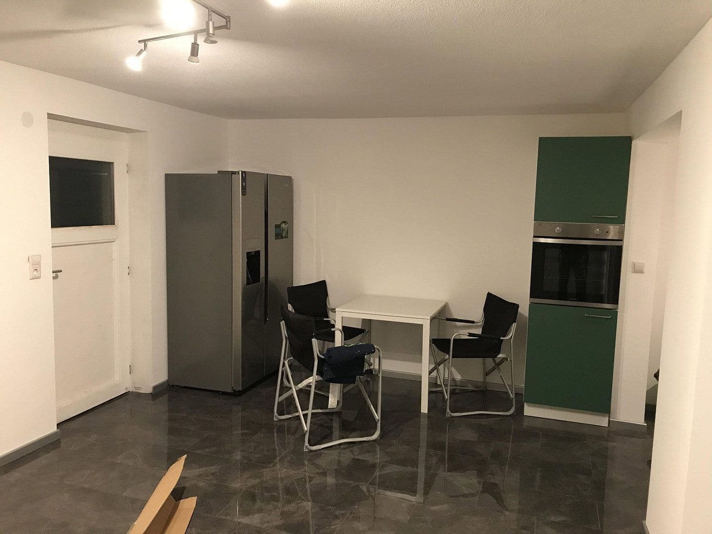 Prenájom bytu 2-izbový 48 m², Lottstetten, Bádensko-Wurttembersko Prenájom bytu 2-izbový 48 m², Lottstetten, Bádensko-Wurttembersko