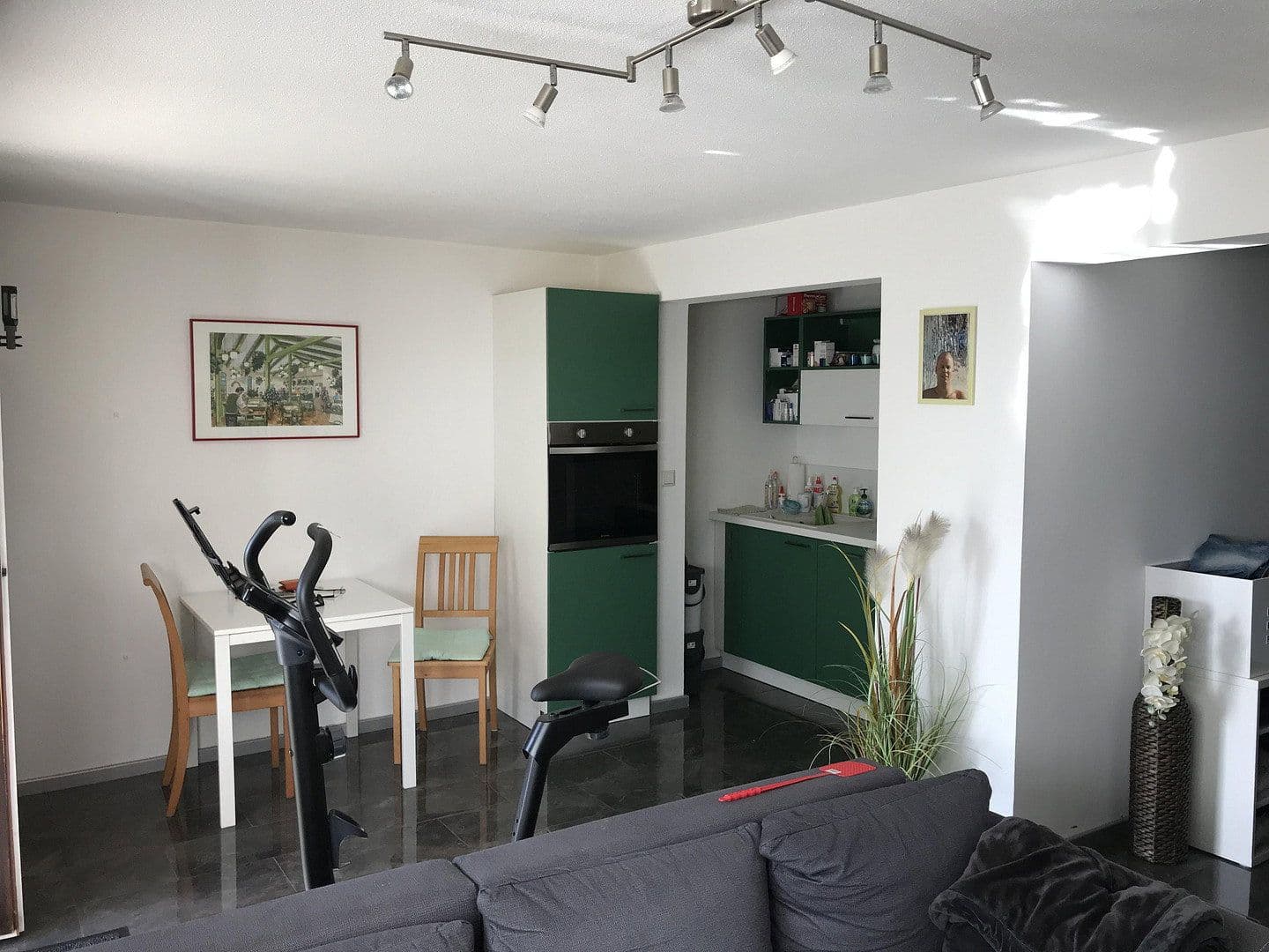Prenájom bytu 2-izbový 48 m², Lottstetten, Bádensko-Wurttembersko Prenájom bytu 2-izbový 48 m², Lottstetten, Bádensko-Wurttembersko