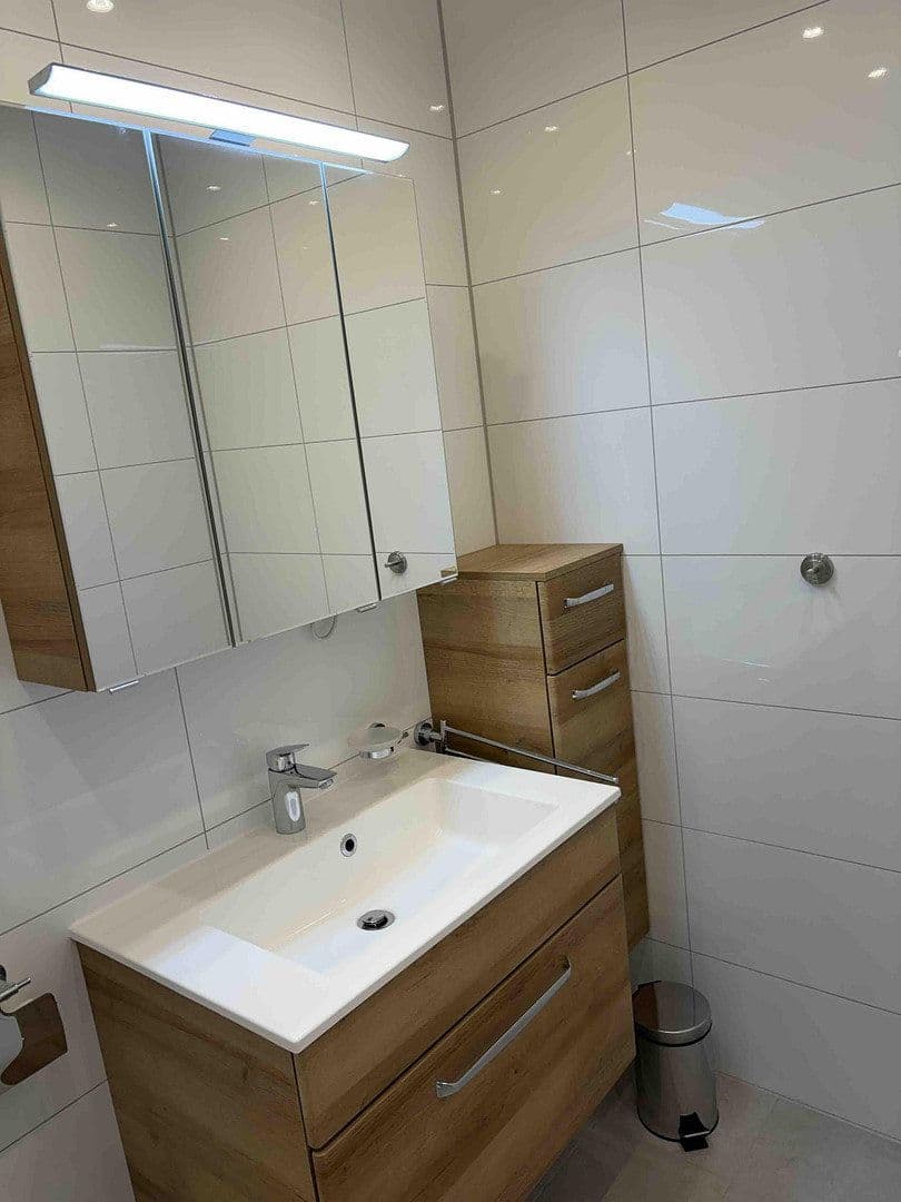 Prenájom bytu 3-izbový 87 m², Kaarst, Severné Porýnie - Westfálsko Prenájom bytu 3-izbový 87 m², Kaarst, Severné Porýnie - Westfálsko