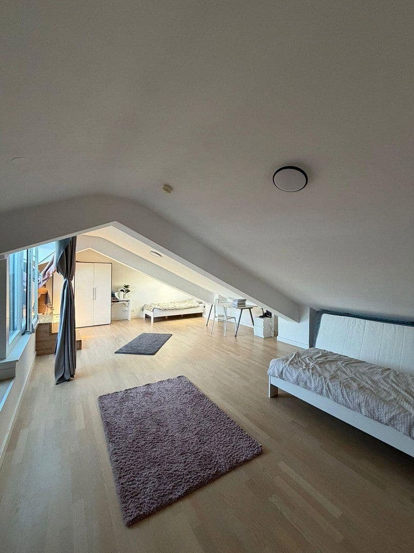 Prenájom bytu 3-izbový 100 m², Berlin, Berlín Prenájom bytu 3-izbový 100 m², Berlin, Berlín