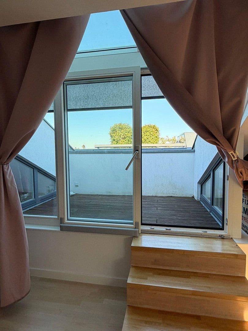 Prenájom bytu 3-izbový 100 m², Berlin, Berlín Prenájom bytu 3-izbový 100 m², Berlin, Berlín