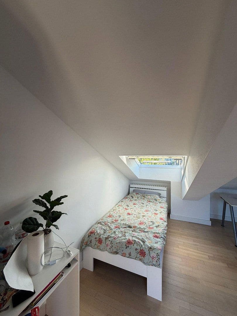 Prenájom bytu 3-izbový 100 m², Berlin, Berlín Prenájom bytu 3-izbový 100 m², Berlin, Berlín