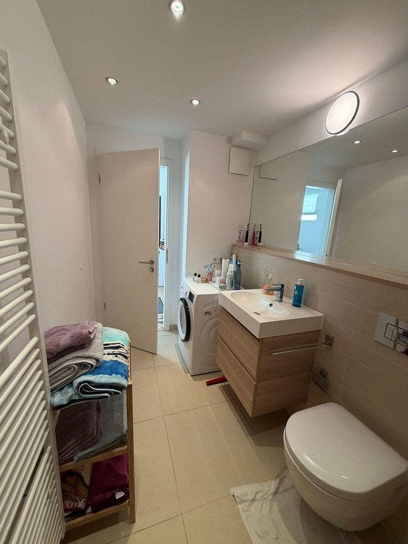 Prenájom bytu 3-izbový 100 m², Berlin, Berlín Prenájom bytu 3-izbový 100 m², Berlin, Berlín