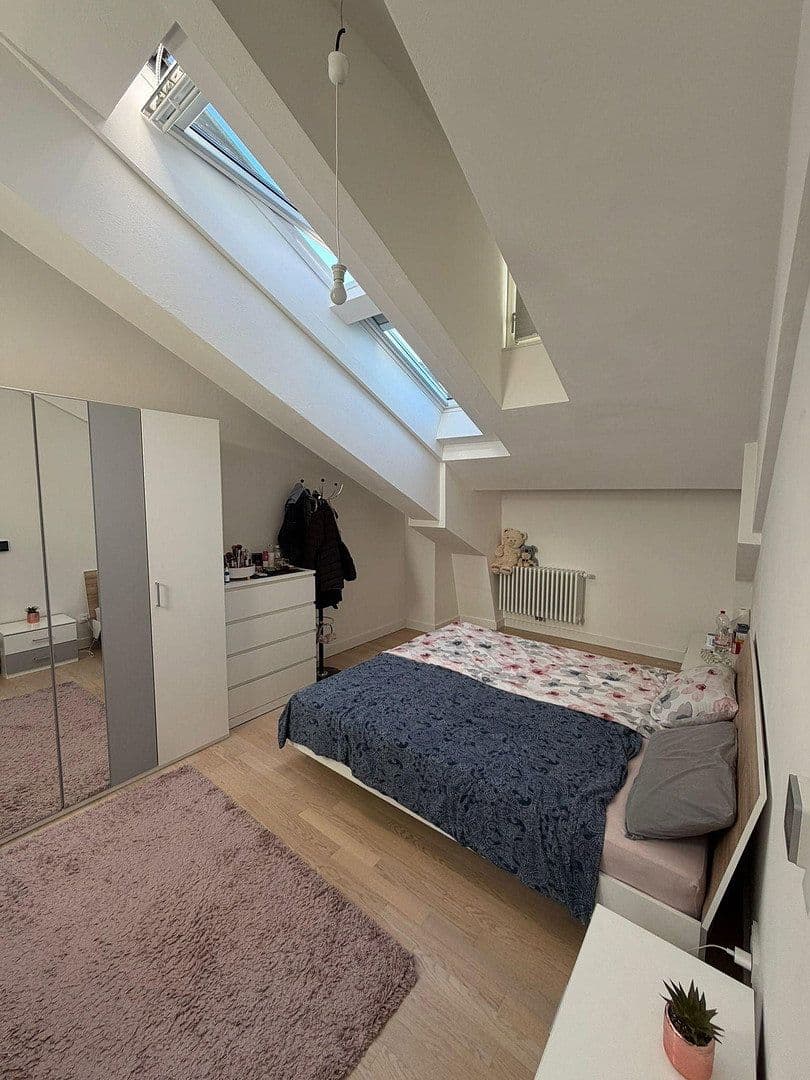 Prenájom bytu 3-izbový 100 m², Berlin, Berlín Prenájom bytu 3-izbový 100 m², Berlin, Berlín