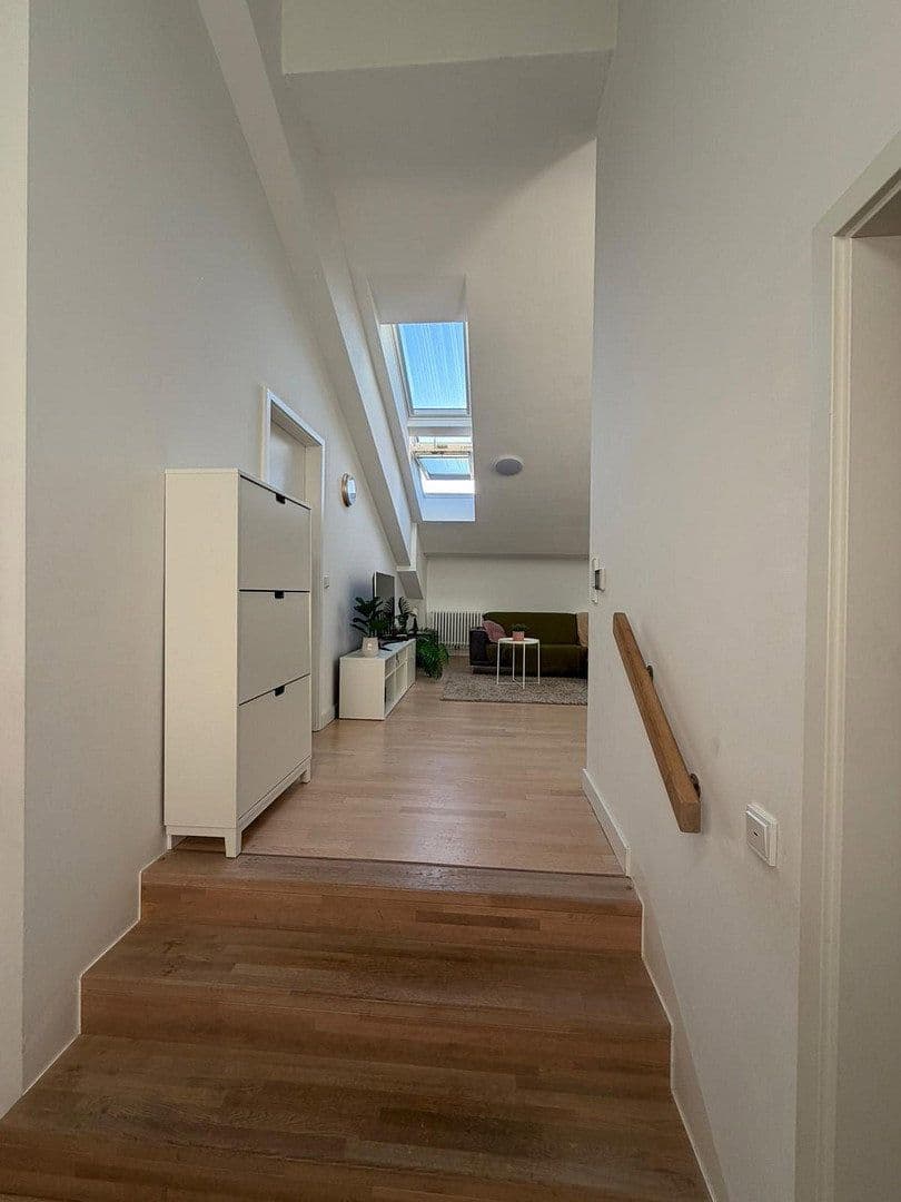 Prenájom bytu 3-izbový 100 m², Berlin, Berlín Prenájom bytu 3-izbový 100 m², Berlin, Berlín