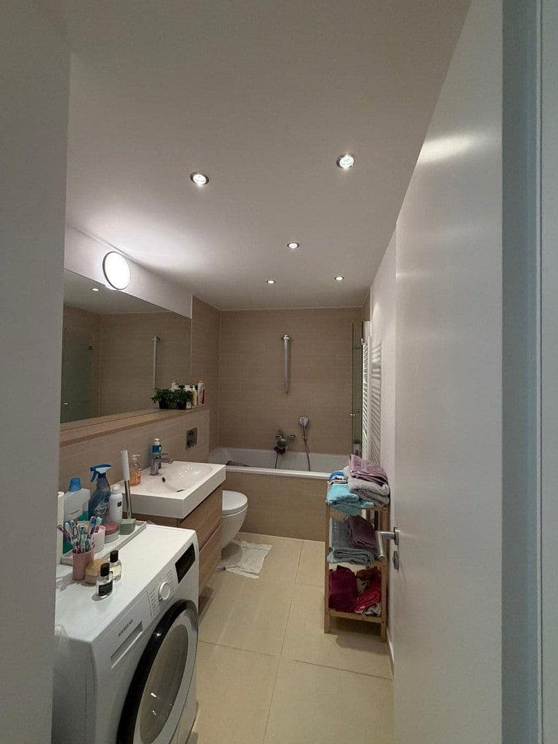 Prenájom bytu 3-izbový 100 m², Berlin, Berlín Prenájom bytu 3-izbový 100 m², Berlin, Berlín