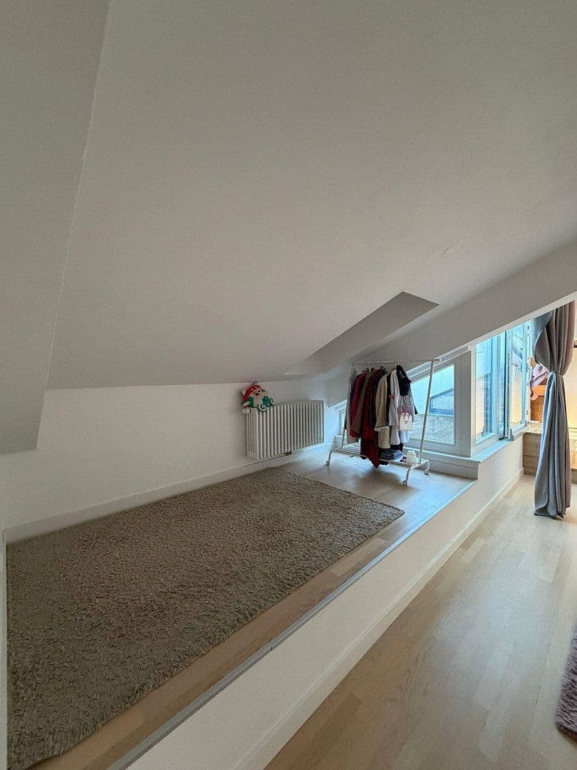 Prenájom bytu 3-izbový 100 m², Berlin, Berlín Prenájom bytu 3-izbový 100 m², Berlin, Berlín