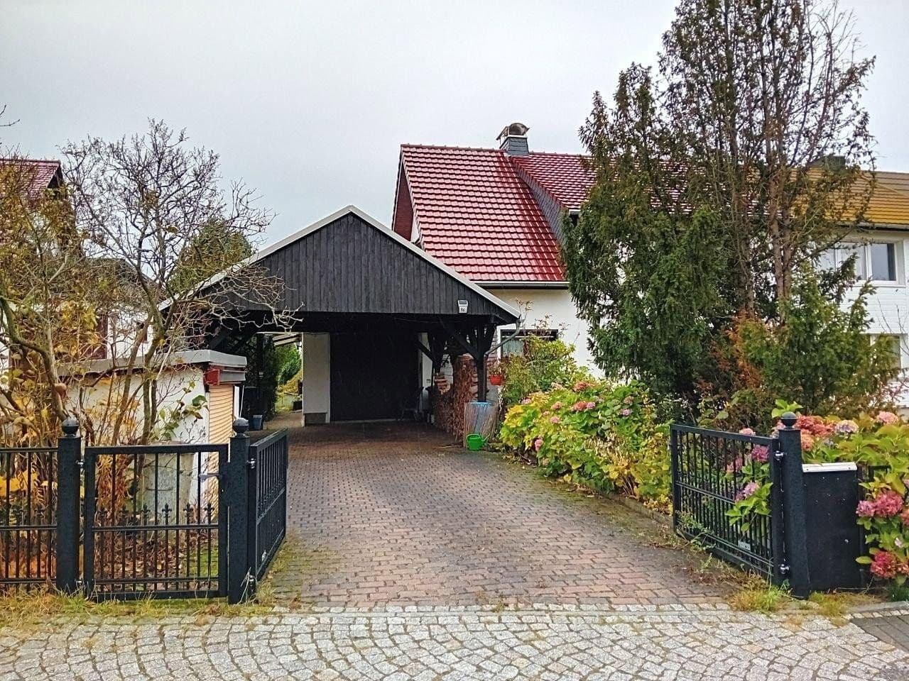 Predaj domu 200 m², pozemek 647 m², Oybin, Sasko Predaj domu 200 m², pozemek 647 m², Oybin, Sasko
