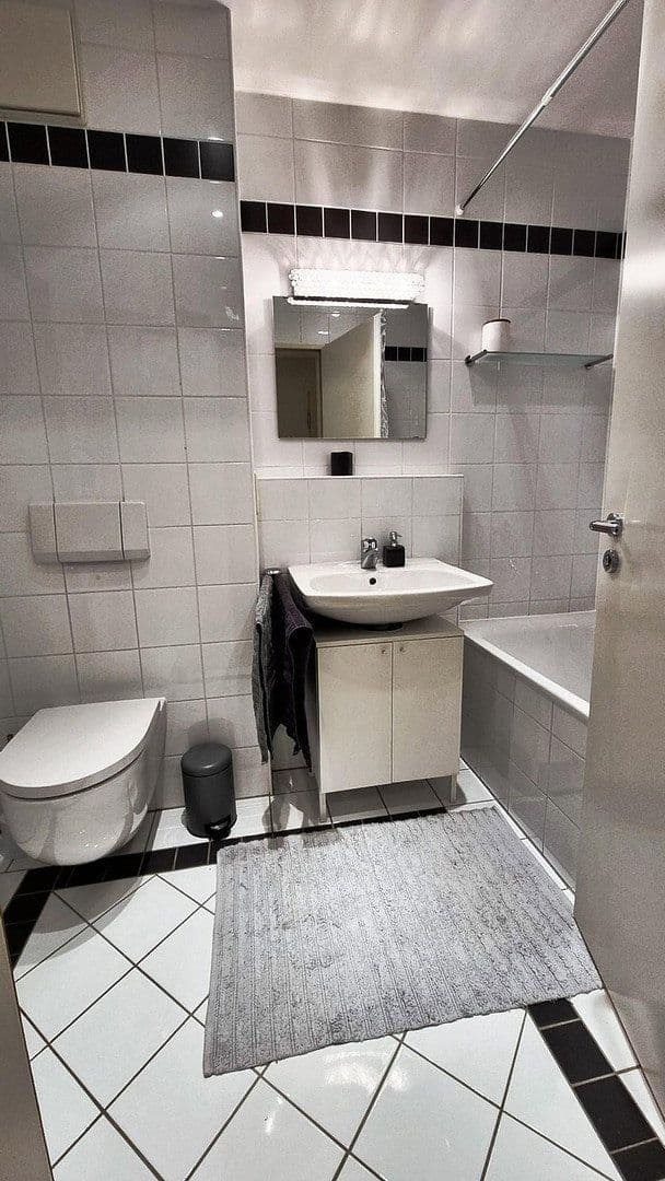 Prenájom bytu 2-izbový 59 m², München, Bavorsko Prenájom bytu 2-izbový 59 m², München, Bavorsko