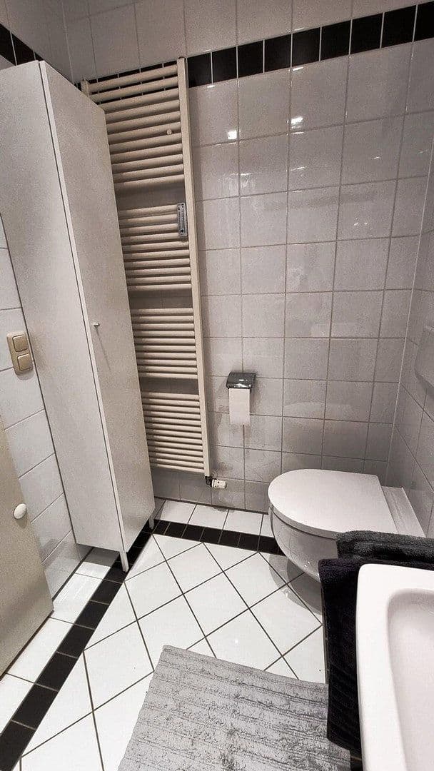 Prenájom bytu 2-izbový 59 m², München, Bavorsko Prenájom bytu 2-izbový 59 m², München, Bavorsko