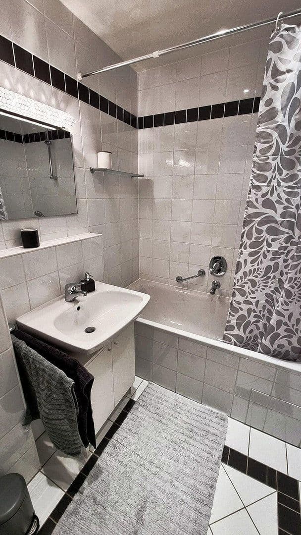 Prenájom bytu 2-izbový 59 m², München, Bavorsko Prenájom bytu 2-izbový 59 m², München, Bavorsko