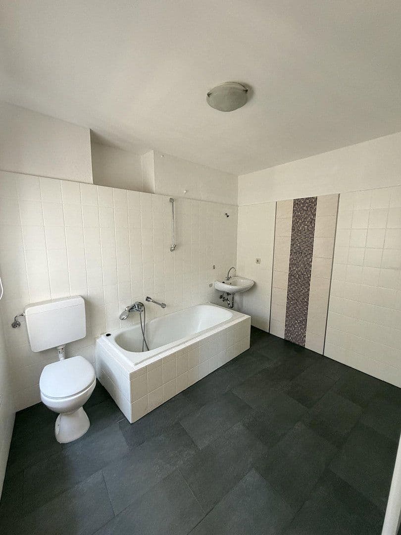 Prenájom domu 165 m², pozemek 225 m², Wielandstr. 4a, Worms, Porýnie-Falcko Prenájom domu 165 m², pozemek 225 m², Wielandstr. 4a, Worms, Porýnie-Falcko