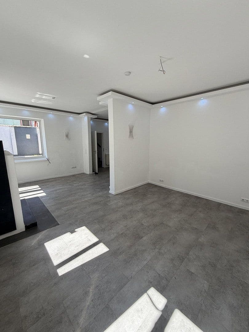 Prenájom domu 165 m², pozemek 225 m², Wielandstr. 4a, Worms, Porýnie-Falcko Prenájom domu 165 m², pozemek 225 m², Wielandstr. 4a, Worms, Porýnie-Falcko