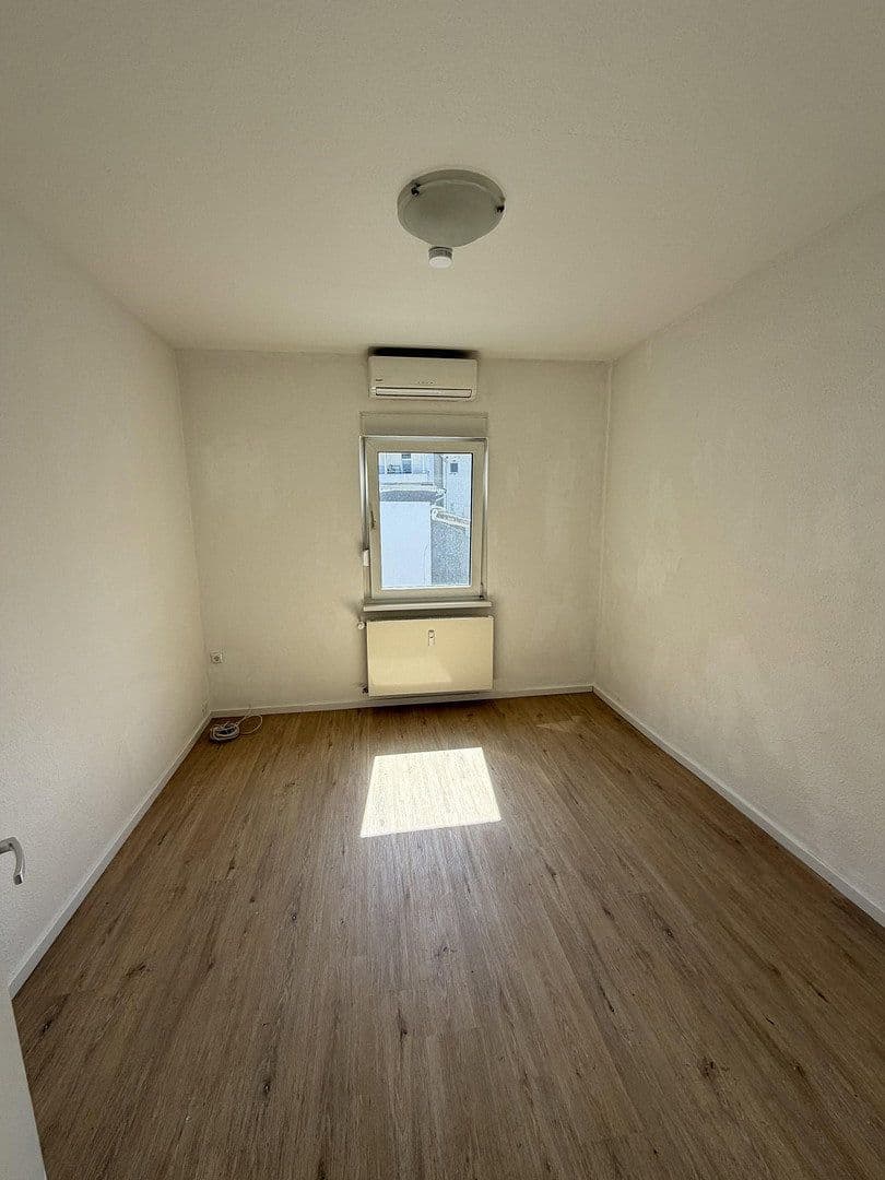 Prenájom domu 165 m², pozemek 225 m², Wielandstr. 4a, Worms, Porýnie-Falcko Prenájom domu 165 m², pozemek 225 m², Wielandstr. 4a, Worms, Porýnie-Falcko