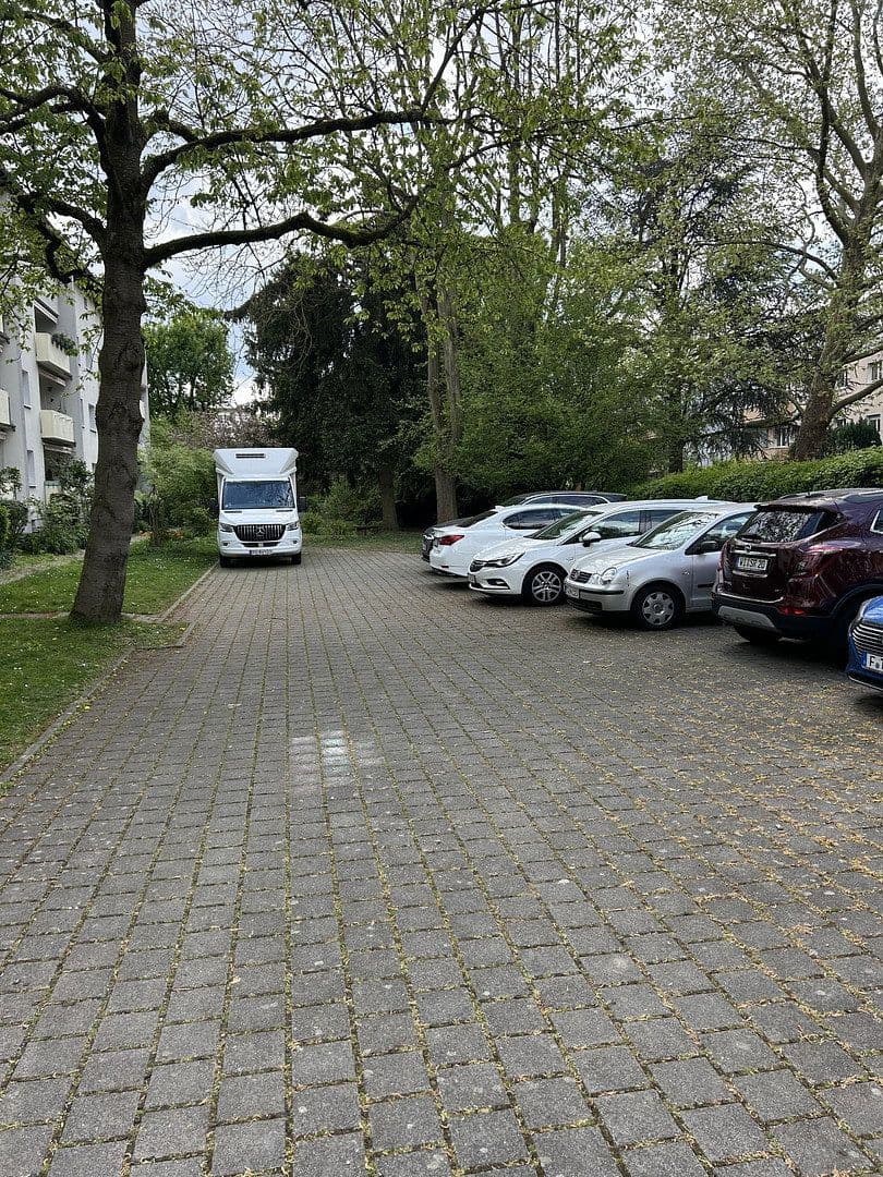 Prenájom bytu 3-izbový 80 m², Walter-vom-Rath-Str. 33, Frankfurt, Hesensko Prenájom bytu 3-izbový 80 m², Walter-vom-Rath-Str. 33, Frankfurt, Hesensko