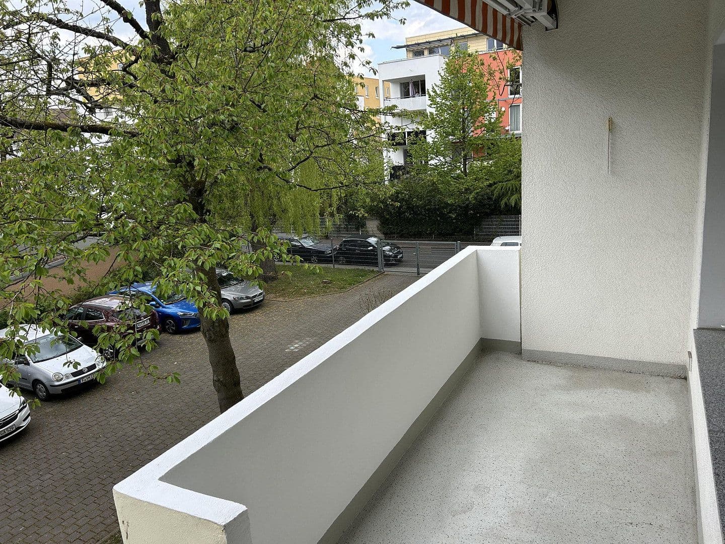 Prenájom bytu 3-izbový 80 m², Walter-vom-Rath-Str. 33, Frankfurt, Hesensko Prenájom bytu 3-izbový 80 m², Walter-vom-Rath-Str. 33, Frankfurt, Hesensko