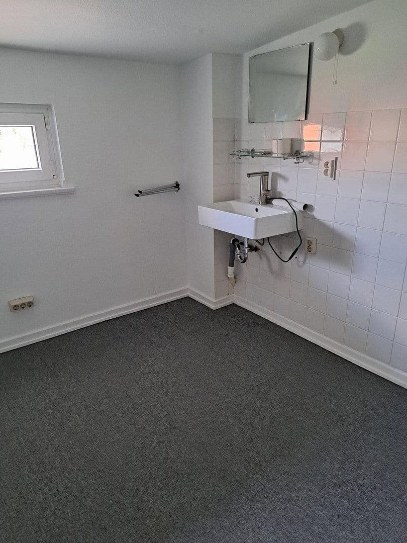 Prenájom bytu 3-izbový 80 m², Walter-vom-Rath-Str. 33, Frankfurt, Hesensko Prenájom bytu 3-izbový 80 m², Walter-vom-Rath-Str. 33, Frankfurt, Hesensko