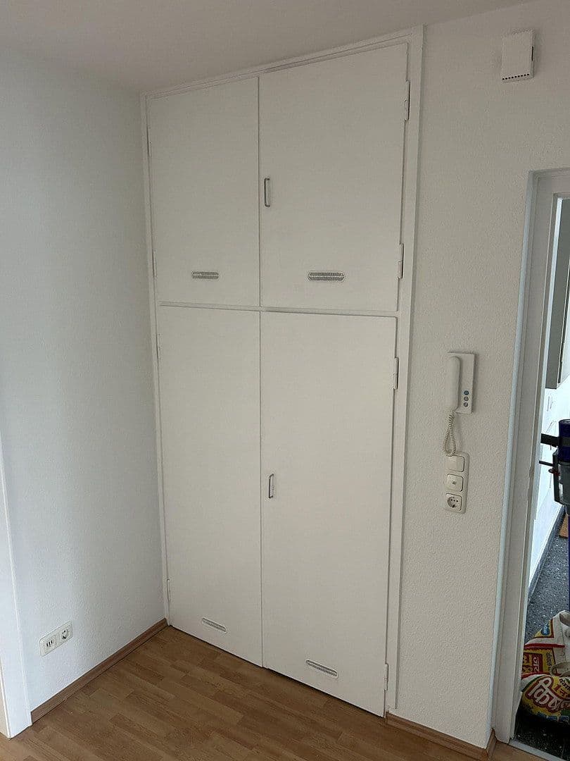 Prenájom bytu 3-izbový 80 m², Walter-vom-Rath-Str. 33, Frankfurt, Hesensko Prenájom bytu 3-izbový 80 m², Walter-vom-Rath-Str. 33, Frankfurt, Hesensko