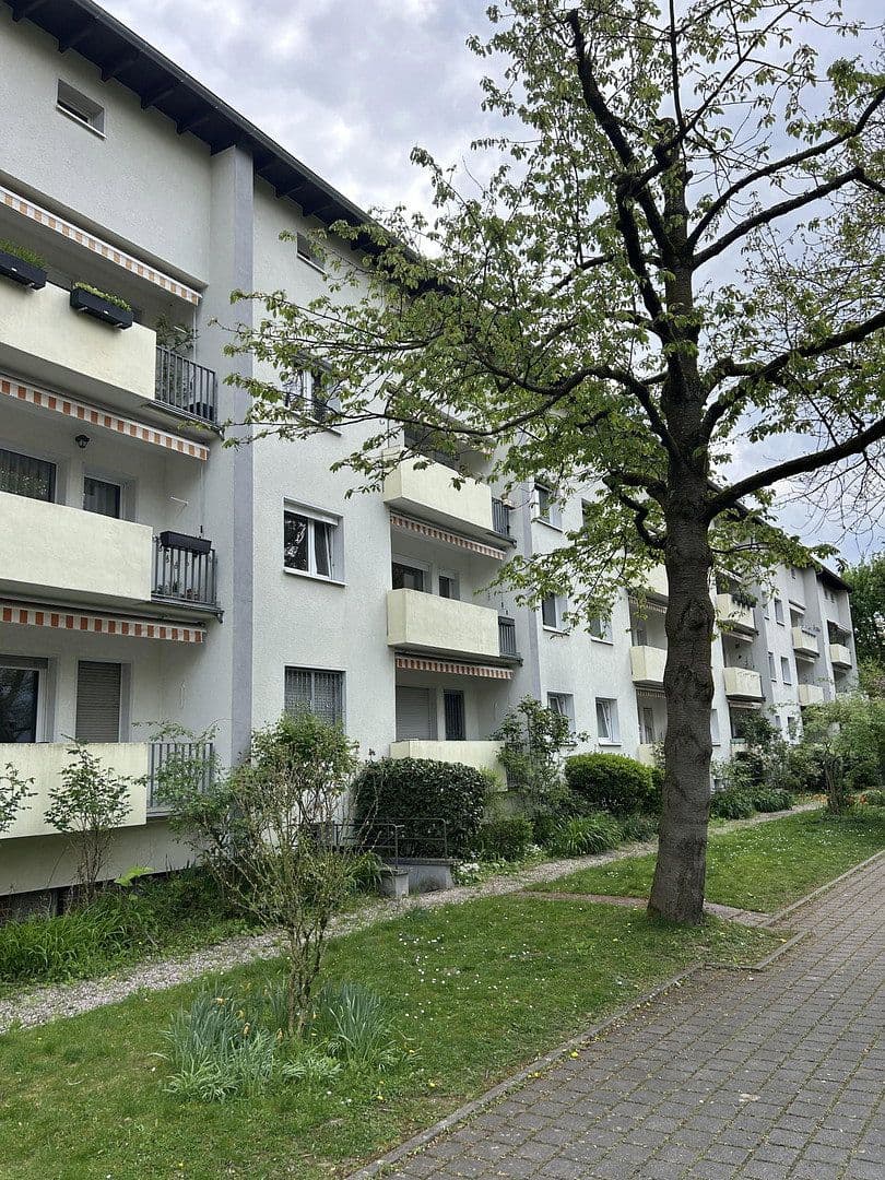 Prenájom bytu 3-izbový 80 m², Walter-vom-Rath-Str. 33, Frankfurt, Hesensko Prenájom bytu 3-izbový 80 m², Walter-vom-Rath-Str. 33, Frankfurt, Hesensko