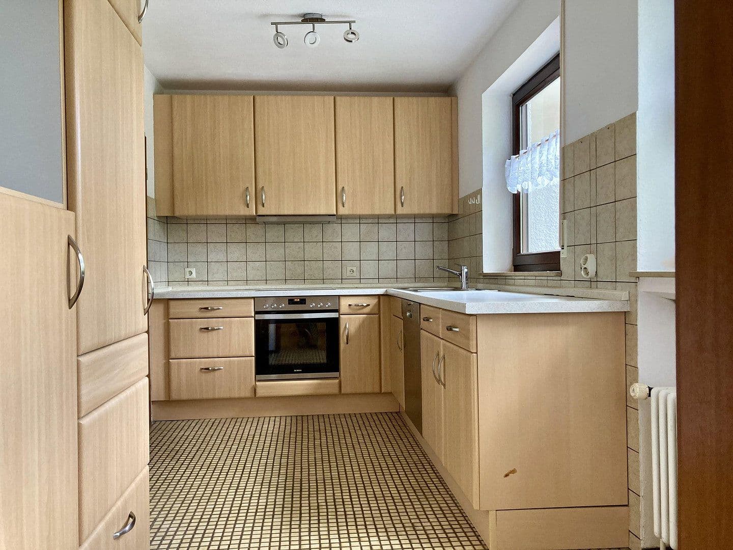 Prenájom bytu 4-izbový 117 m², Albstadt, Bádensko-Wurttembersko Prenájom bytu 4-izbový 117 m², Albstadt, Bádensko-Wurttembersko