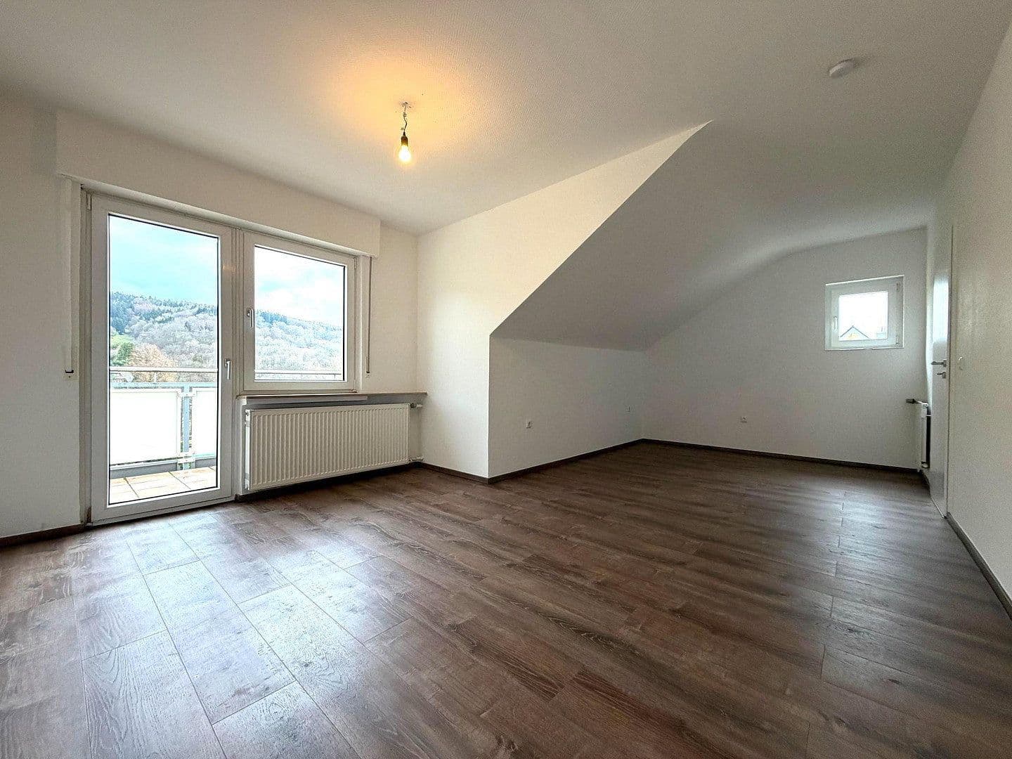 Prenájom bytu 4-izbový 111 m², Villbacher Str. 44, Bad Orb, Hesensko Prenájom bytu 4-izbový 111 m², Villbacher Str. 44, Bad Orb, Hesensko