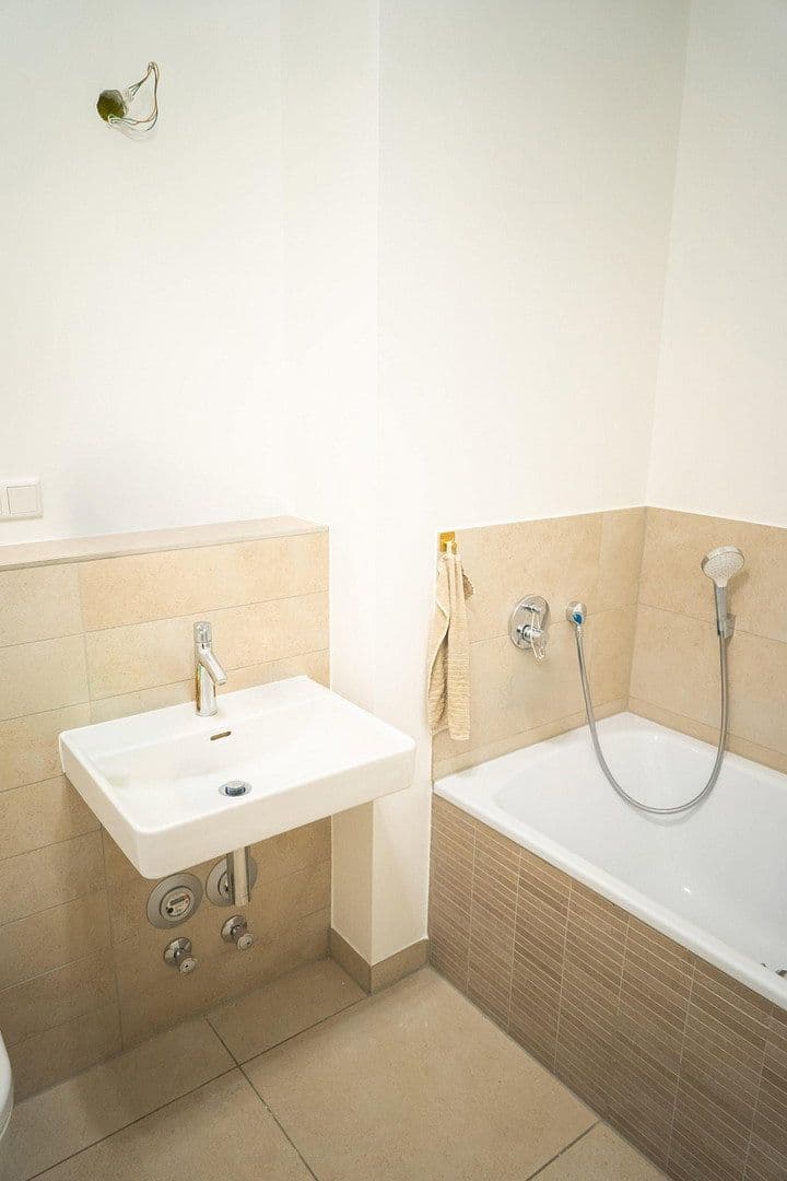 Prenájom bytu 3-izbový 85 m², Hattersheim am Main, Hesensko Prenájom bytu 3-izbový 85 m², Hattersheim am Main, Hesensko