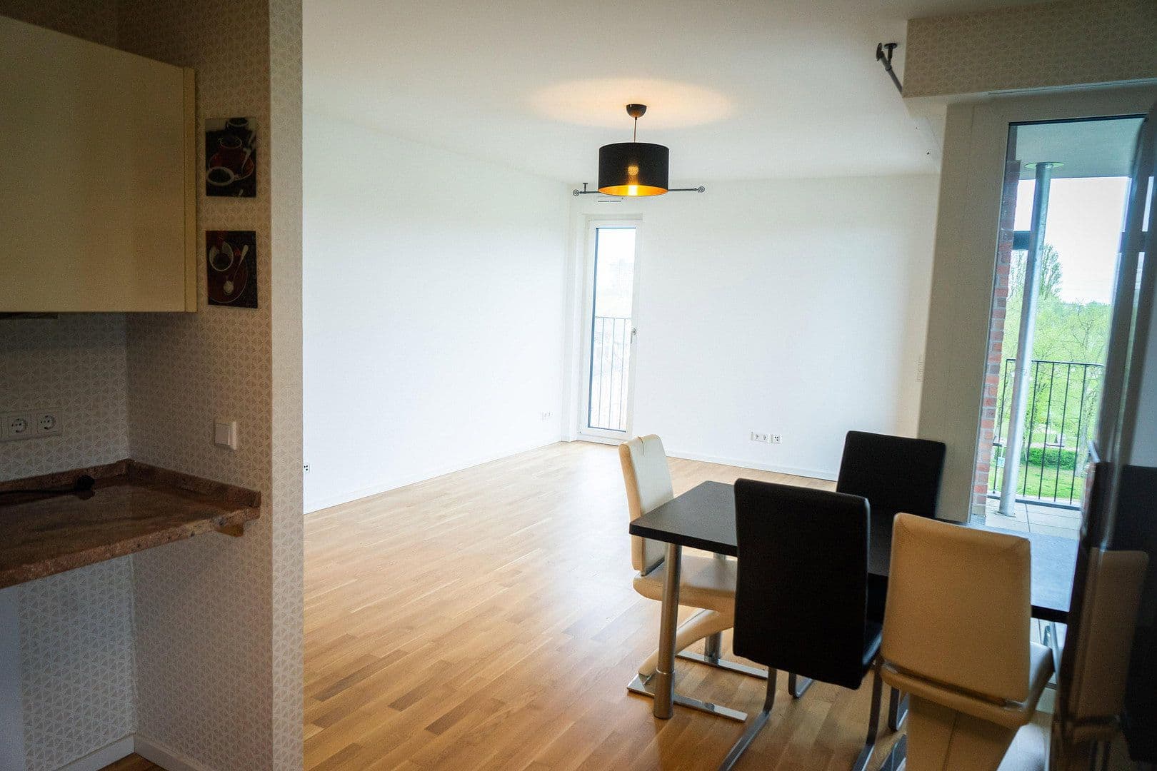 Prenájom bytu 3-izbový 85 m², Hattersheim am Main, Hesensko Prenájom bytu 3-izbový 85 m², Hattersheim am Main, Hesensko