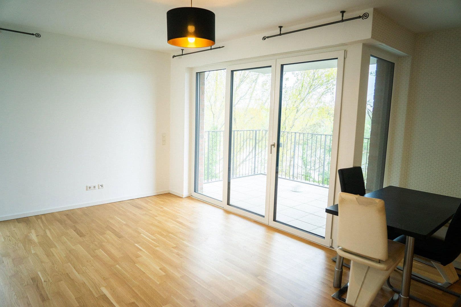 Prenájom bytu 3-izbový 85 m², Hattersheim am Main, Hesensko Prenájom bytu 3-izbový 85 m², Hattersheim am Main, Hesensko